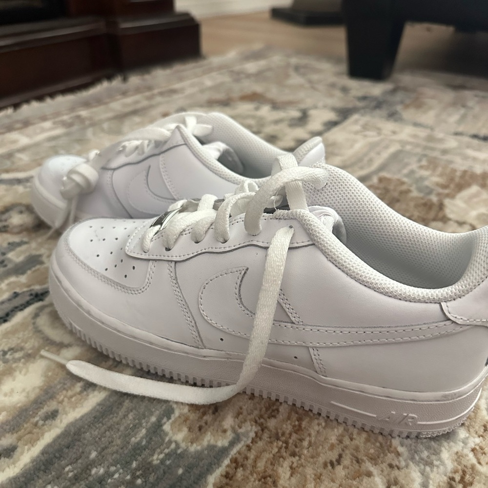 Boys 6.5 Y Nike White Air Force Ones